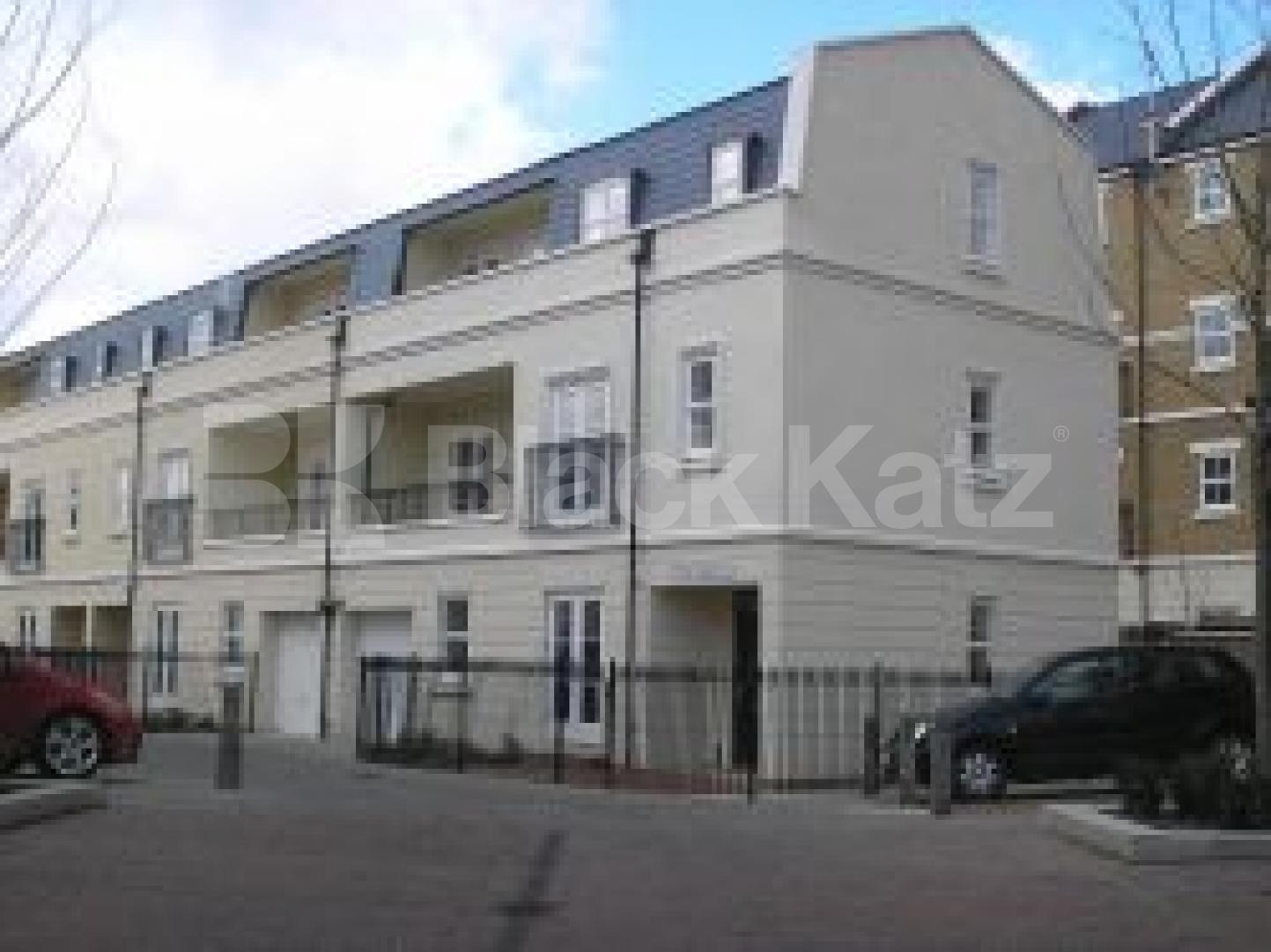 			3 Bedroom, 1 bath, 1 reception Mews House			 Busby Mews, CAMDEN NW5